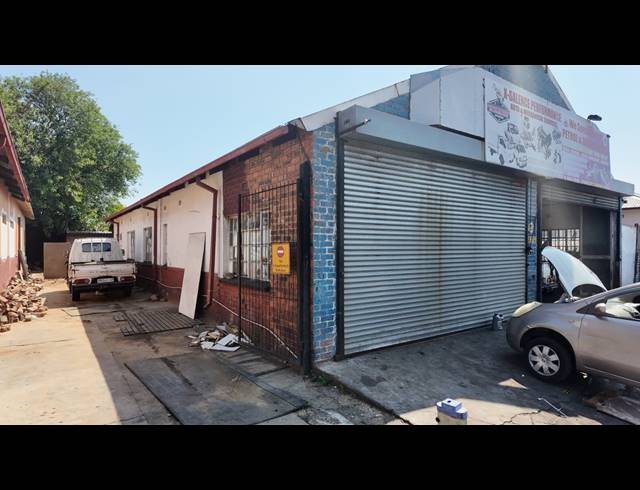 495M² BUSINESS FOR SALE IN SPRINGS CENTRAL